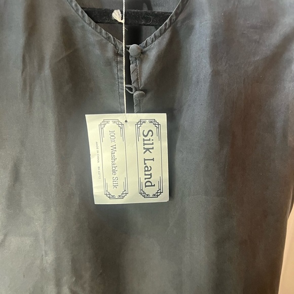 Black Silkland sleeveless top New with tags - Picture 3 of 4